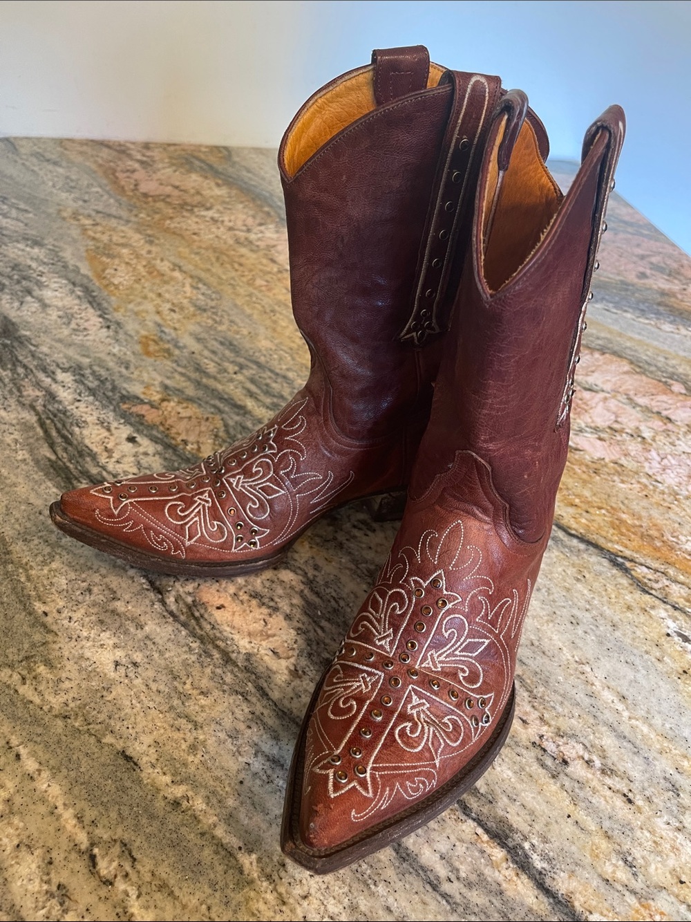 Old Gringo Milagros Boots
Swarovski Crystals 
Size 8.5